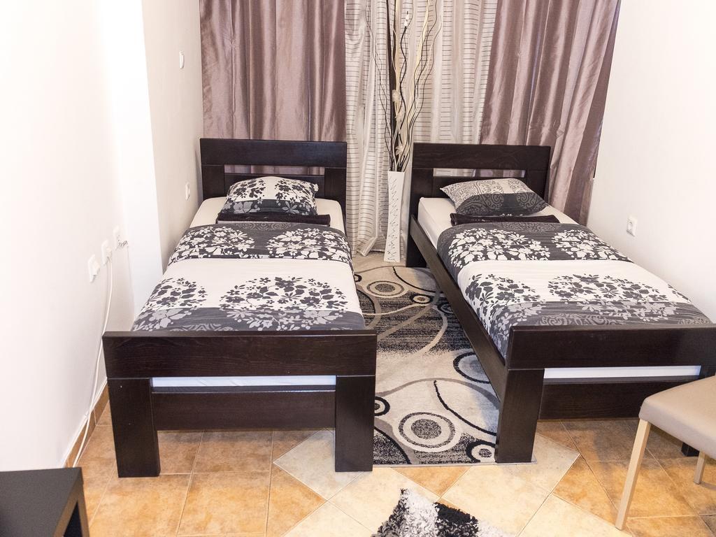 Apart Hotel Kalonis Skopie Habitación foto