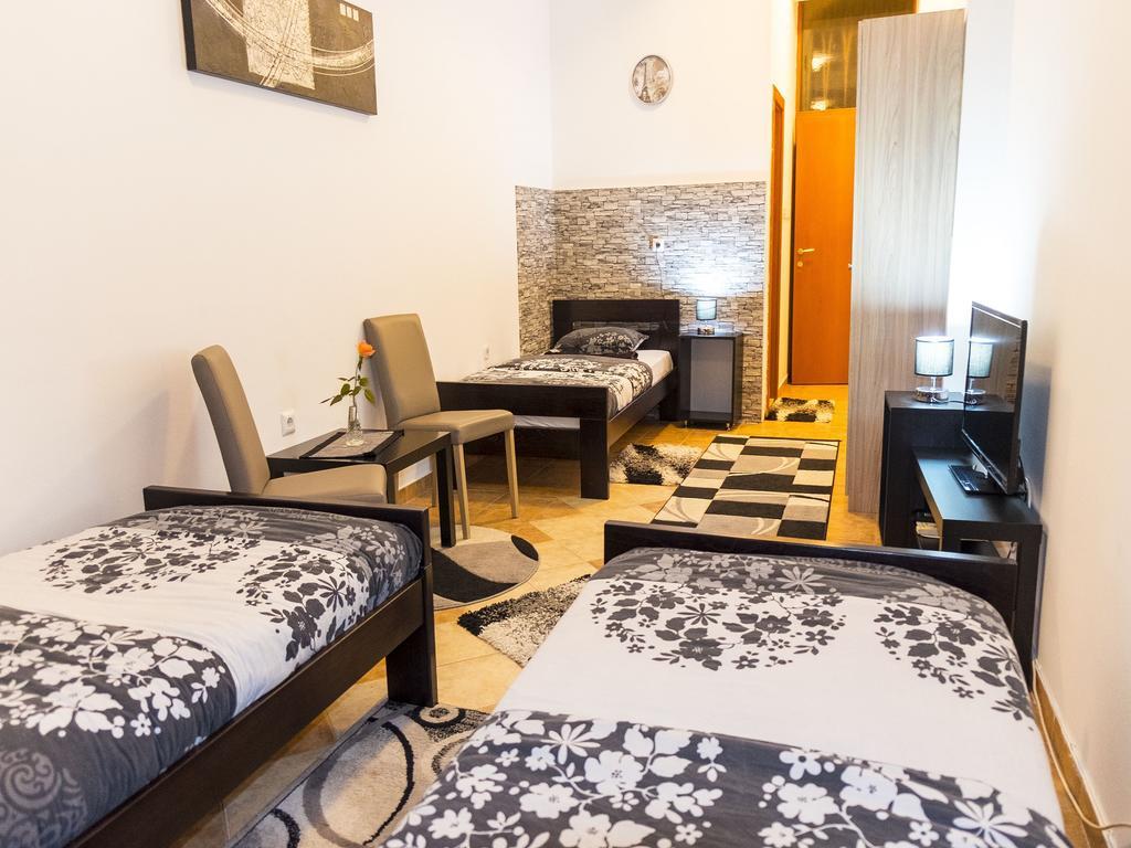 Apart Hotel Kalonis Skopie Habitación foto