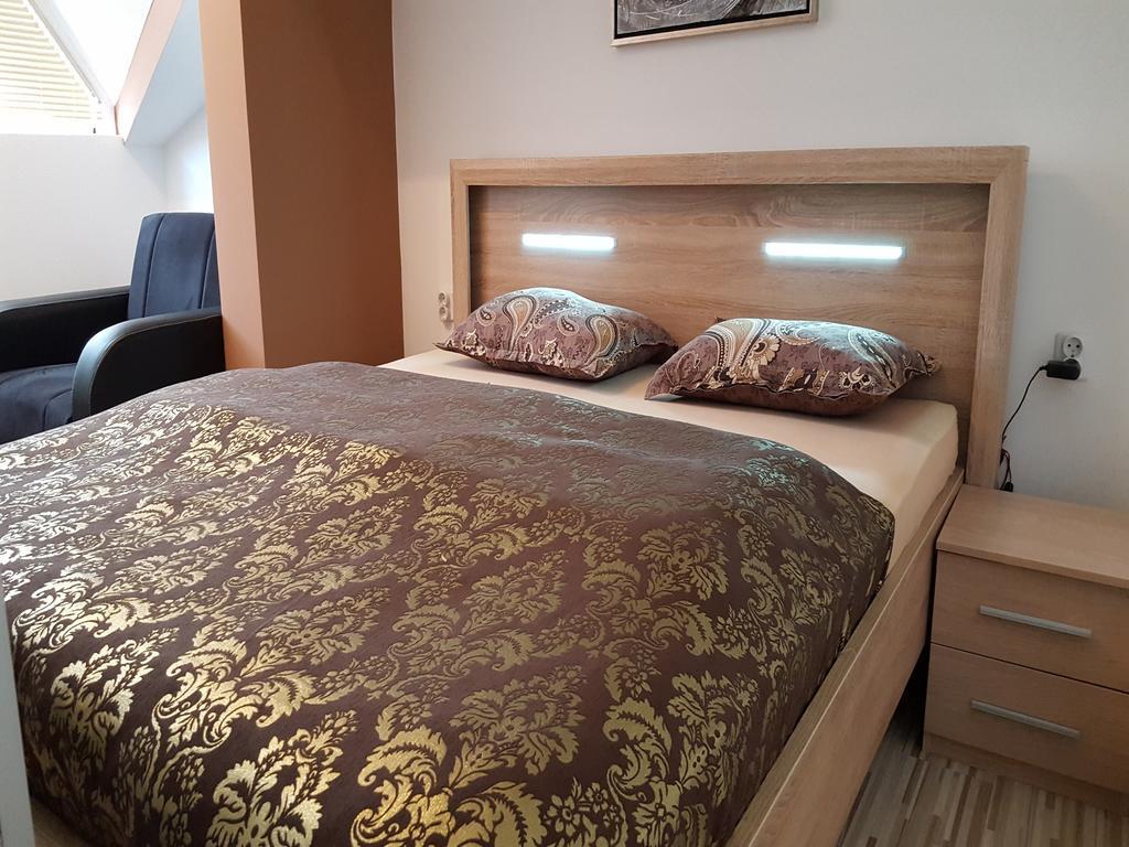 Apart Hotel Kalonis Skopie Habitación foto